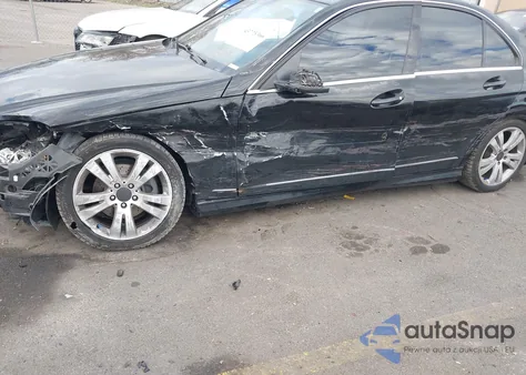 2011 Mercedes-Benz C 300 Sport из США, поврежденный, VIN WDDGF5EB8BA524987